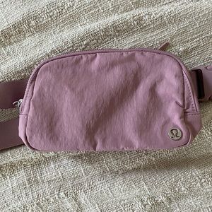 Lululemon Everywhere Belt Bag